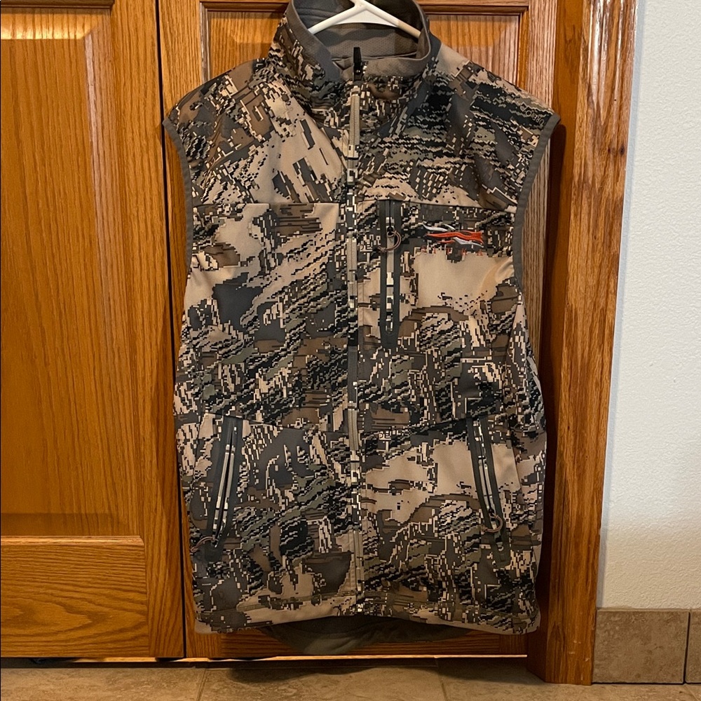 Men's Sleeveless Camo Softshell Vest - Tan/Black